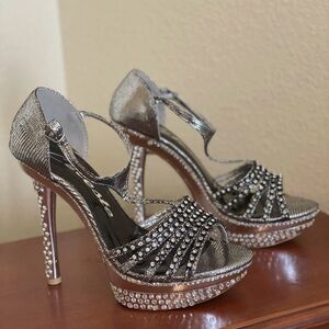 Elegant Silver High Heels with Rhinestone Detailing